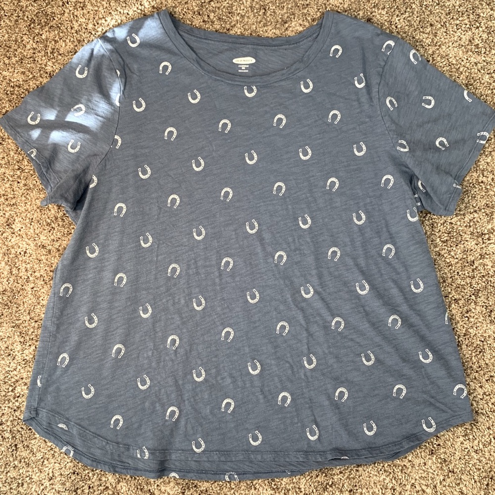 Horseshoe Tee